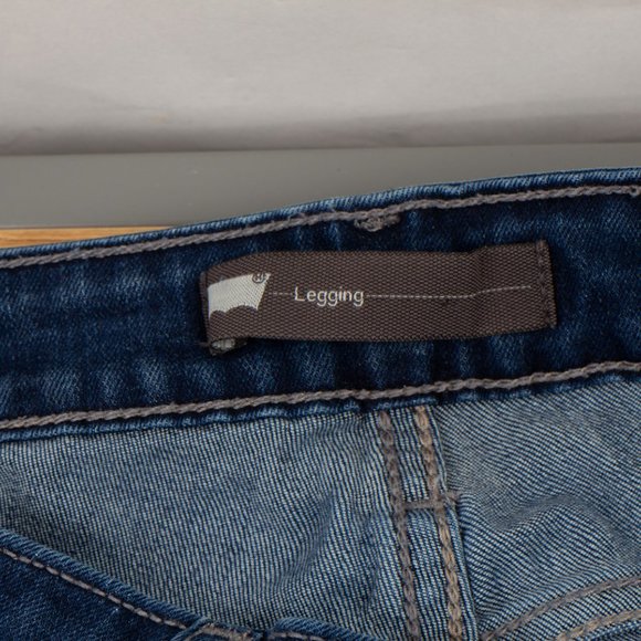 Levi's Leggings 1 (24 X 29) Women's Denim Jeans Medium Wash Zip Fly - Picture 12 of 15